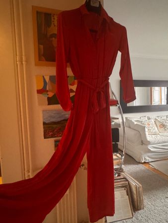 Wow so red! Combinaison rouge élégante Taille S OYSHO