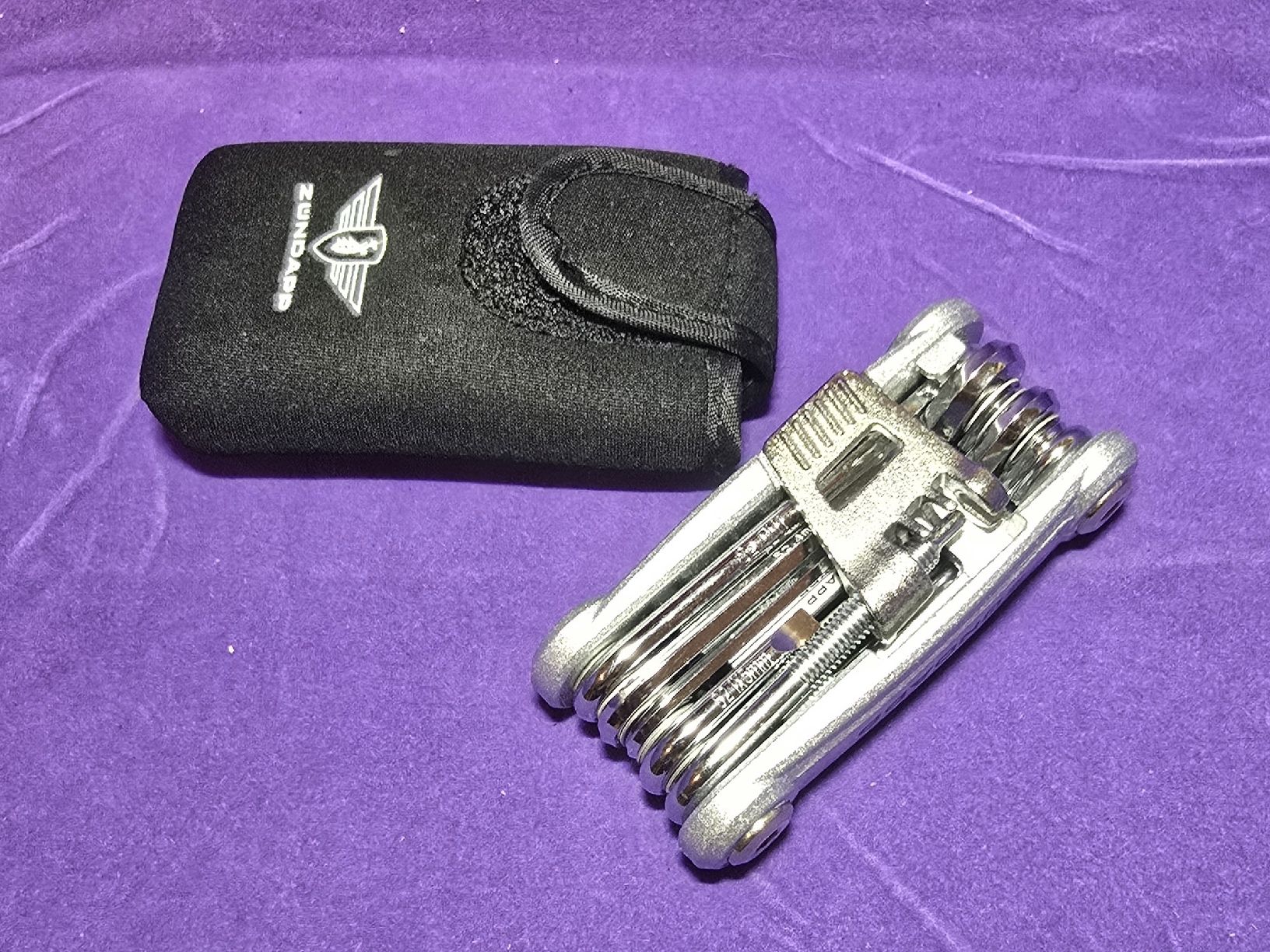 Zündapp Alle Werkzeuge: Zündapp Multitool inkl. Neoprentasche – Neu – Neu und originalverpackt aus Wangs von Restposten.Garage 2