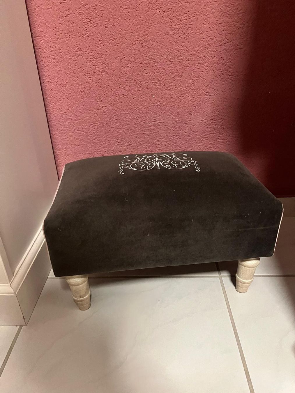 Hocker: Kleiner Hocker mit Holzschublade – Gebraucht aus Muhen von lau_7wcq 3