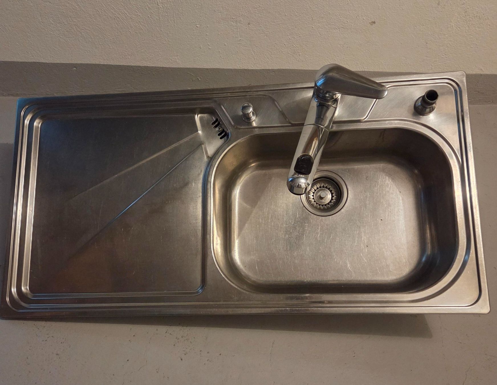 Eviers & lavabos: Waschbecken – D'occasion à Nussbaumen AG par Dielli04