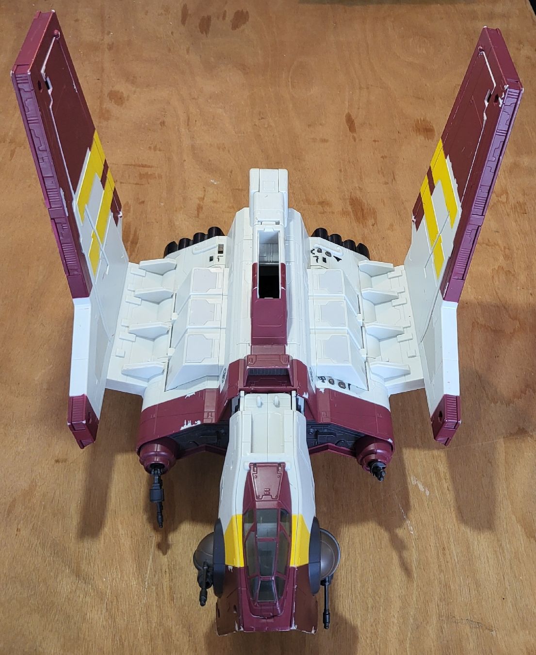 Star Wars Statuette: Vaisseau Star Wars Hasbro Clone Wars 2010 – Usato da Montet (Glâne) venduto da KOADA 1