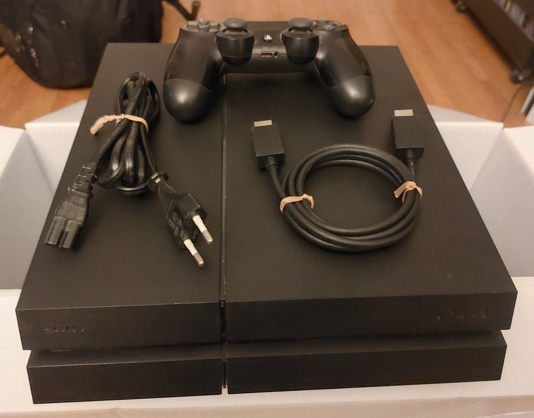 Sony Console: PS4 slim et PSVR à vendre – Usato da Genève venduto da Sylvain666