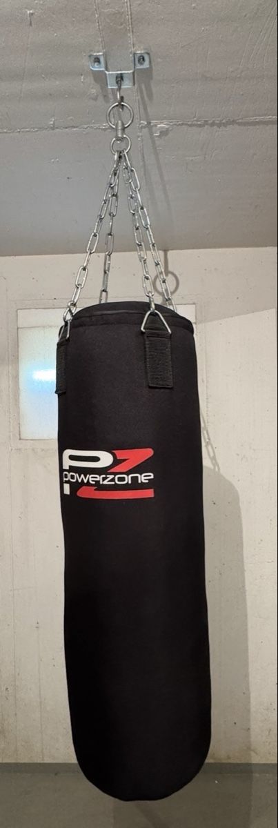 Powerzone Sacchi da boxe: Boxsack Powerzone mit Aufhängung und Boxhandschuhe Set – Usato da Mellikon venduto da Horacio77