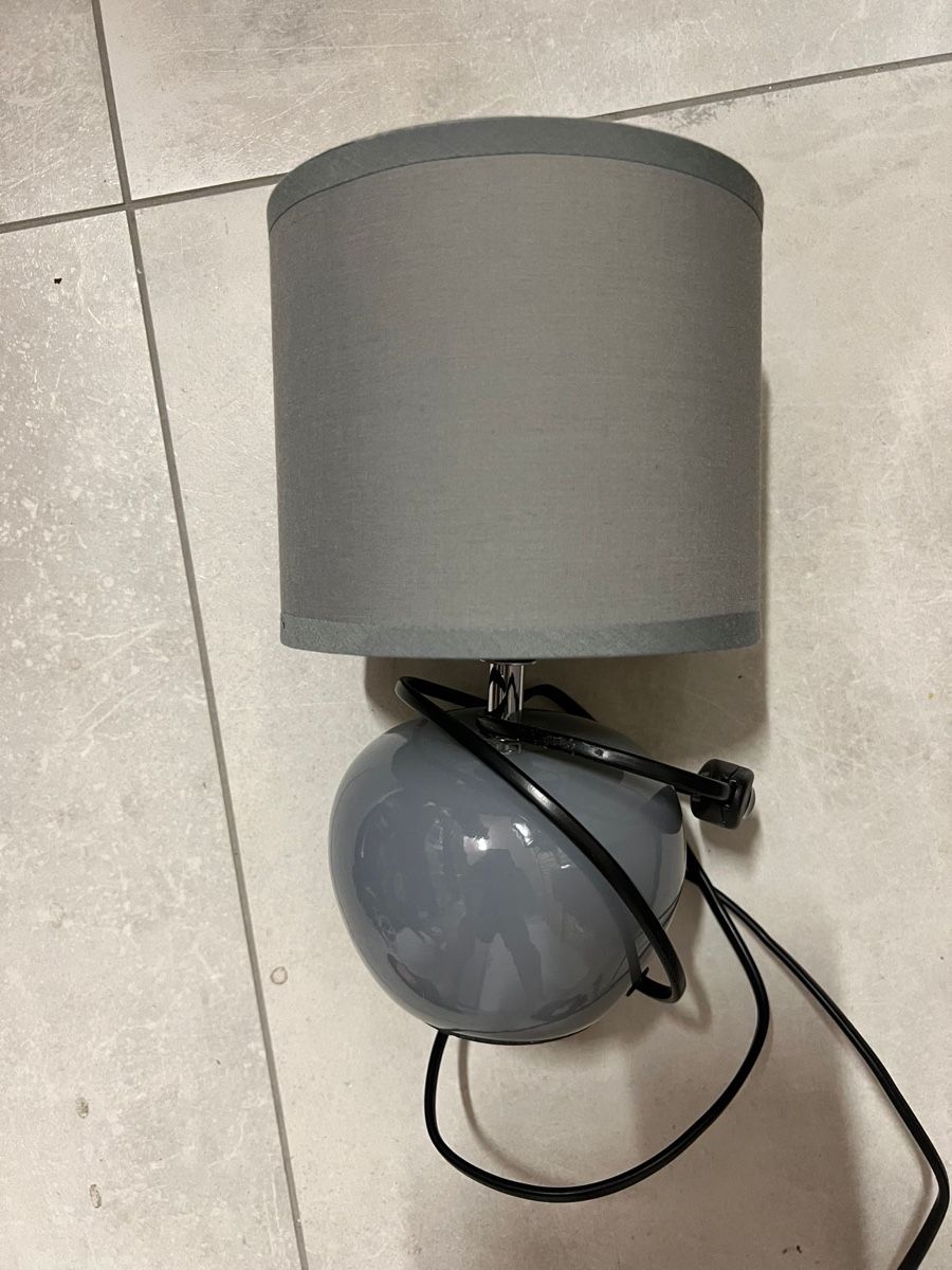 Conforama Lampen: Graue Nachttischlampe Top Zustand! – Gebraucht aus Chur von har_8rcm