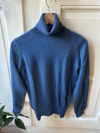 Cashmere Turtleneck – Size S in Denimblue