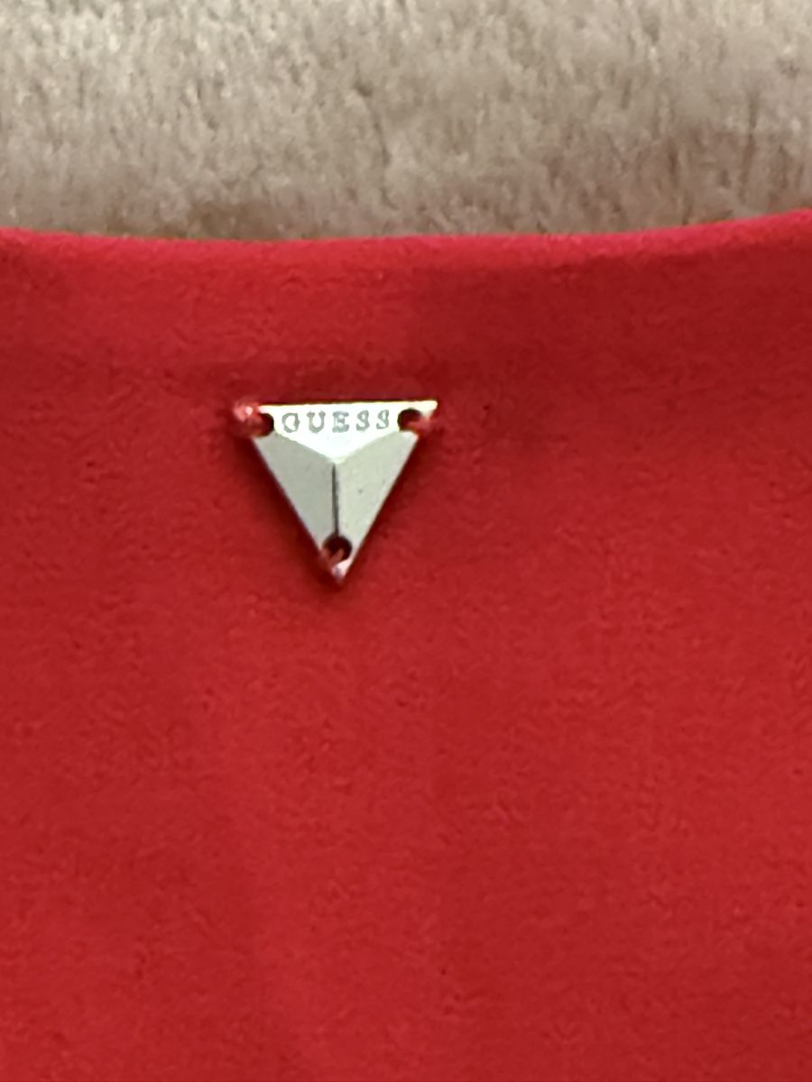 Guess Robes: GUESS rotes kleid  – Neuf (Voir description) à Dietlikon par krisztinapali 2