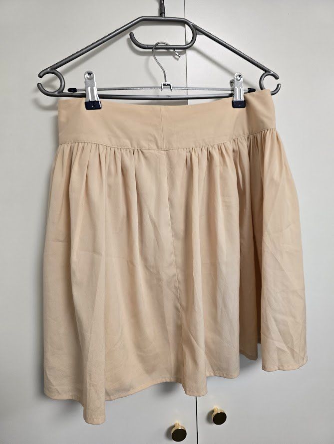 Jupes: Vero Moda Jupe Gr. 36 – D'occasion à Schönengrund par Lotusblume90