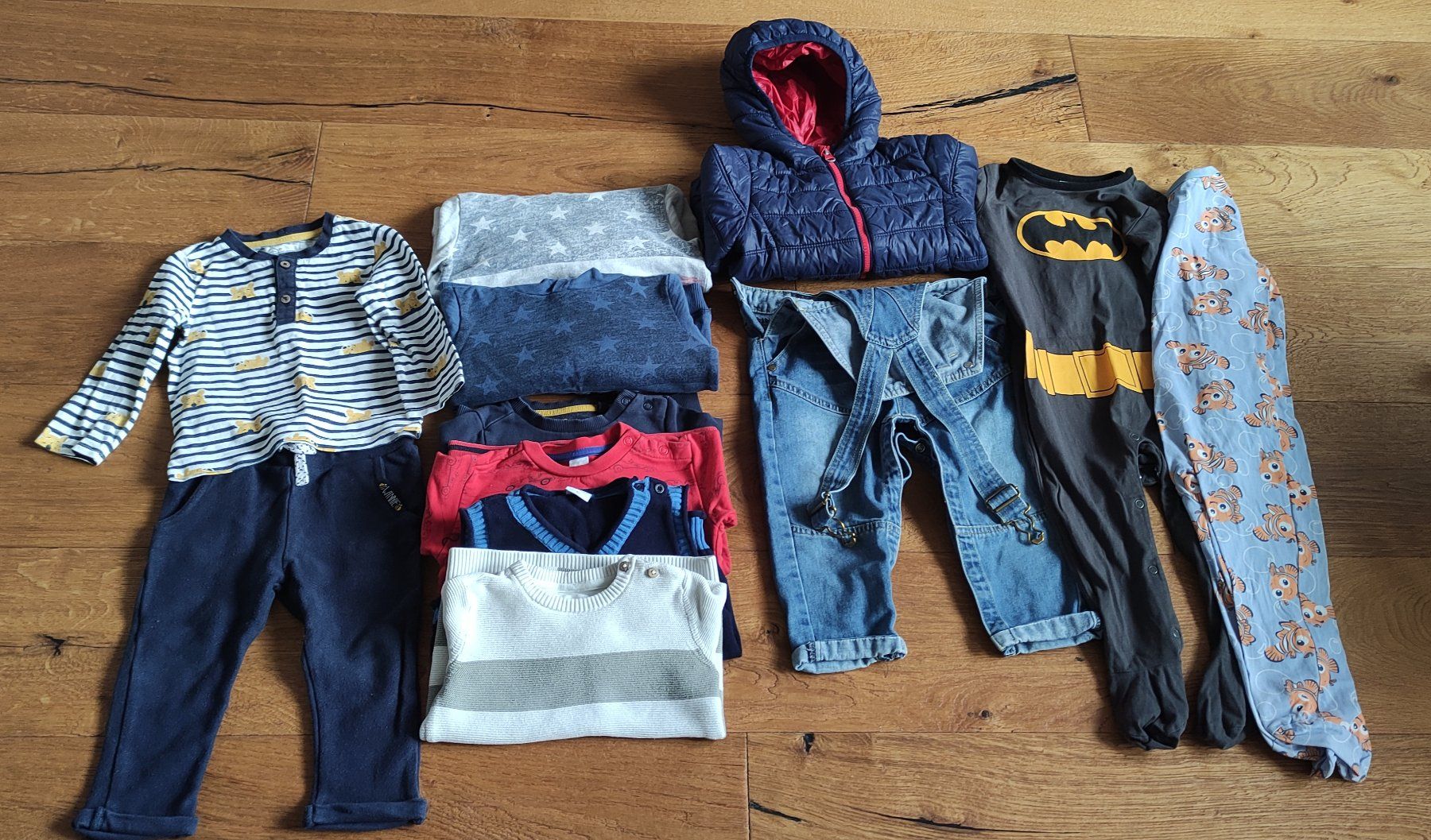 H&M Lotti & Set di vestiti: 12-Teilliges Kleider Paket Junge Gr.86 – Usato da Wil SG venduto da Chilla88