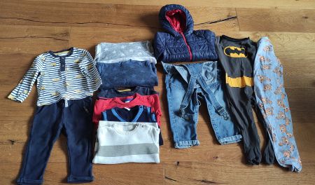 12-Teilliges Kleider Paket Junge Gr.86