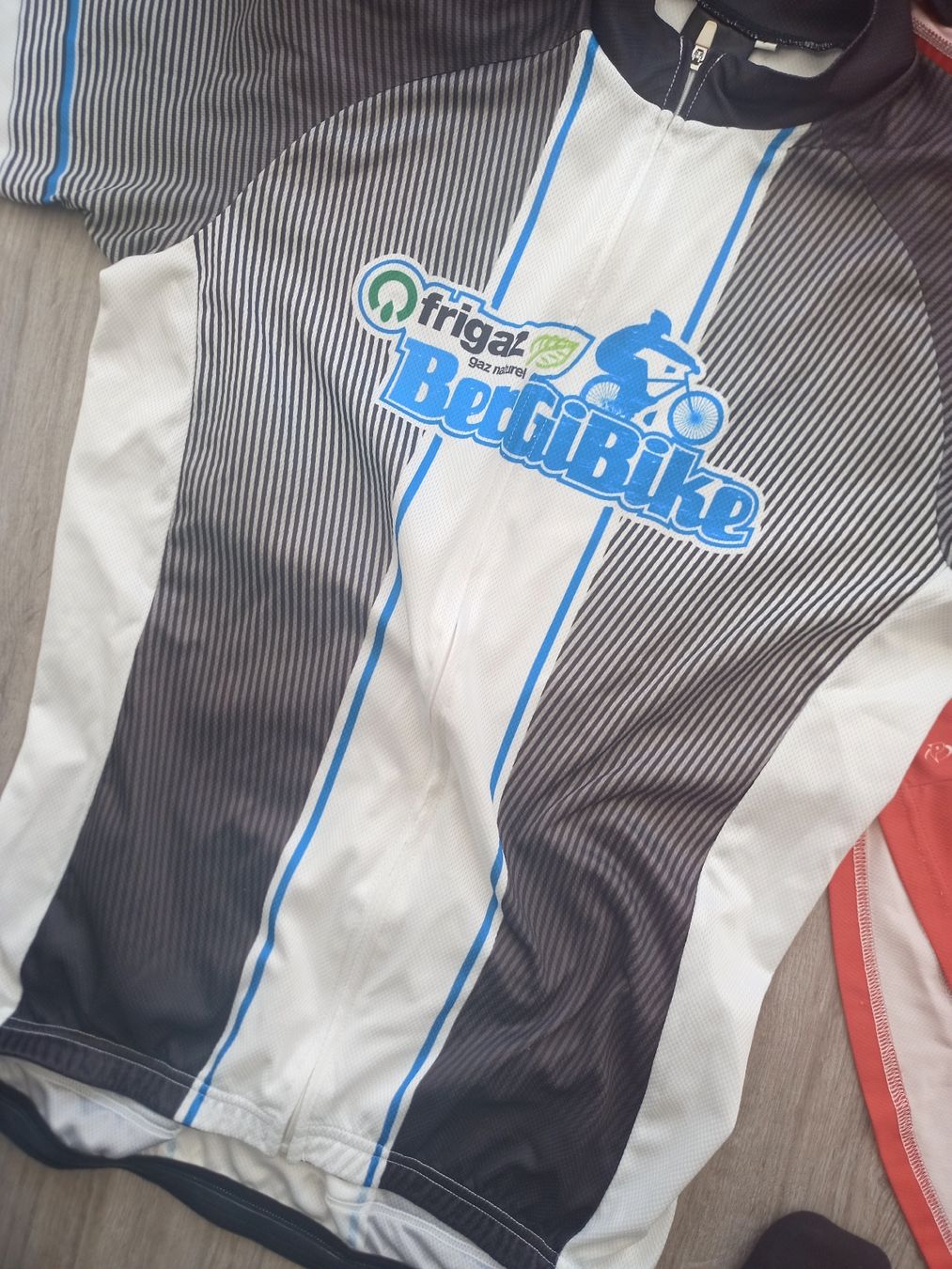 Canottiere & Pantaloni: Bike / Velotrikot – Usato da Bern venduto da Maikaefer10 6