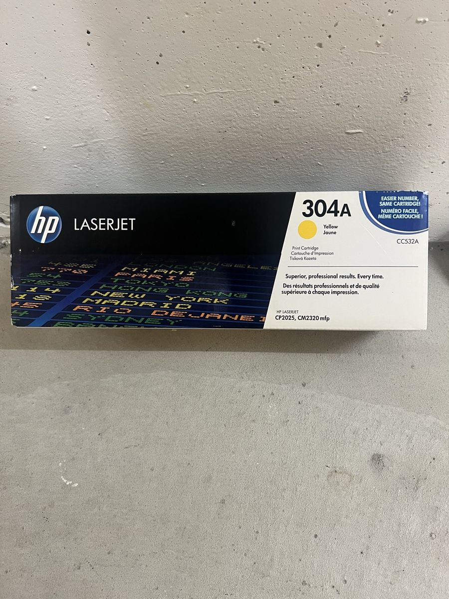Hewlett Packard Cartucce per stampanti & toner: HP LaserJet 304A (CC532A, gelb) – Nuovo e nell'imballaggio originale da Schwerzenbach venduto da TypeR