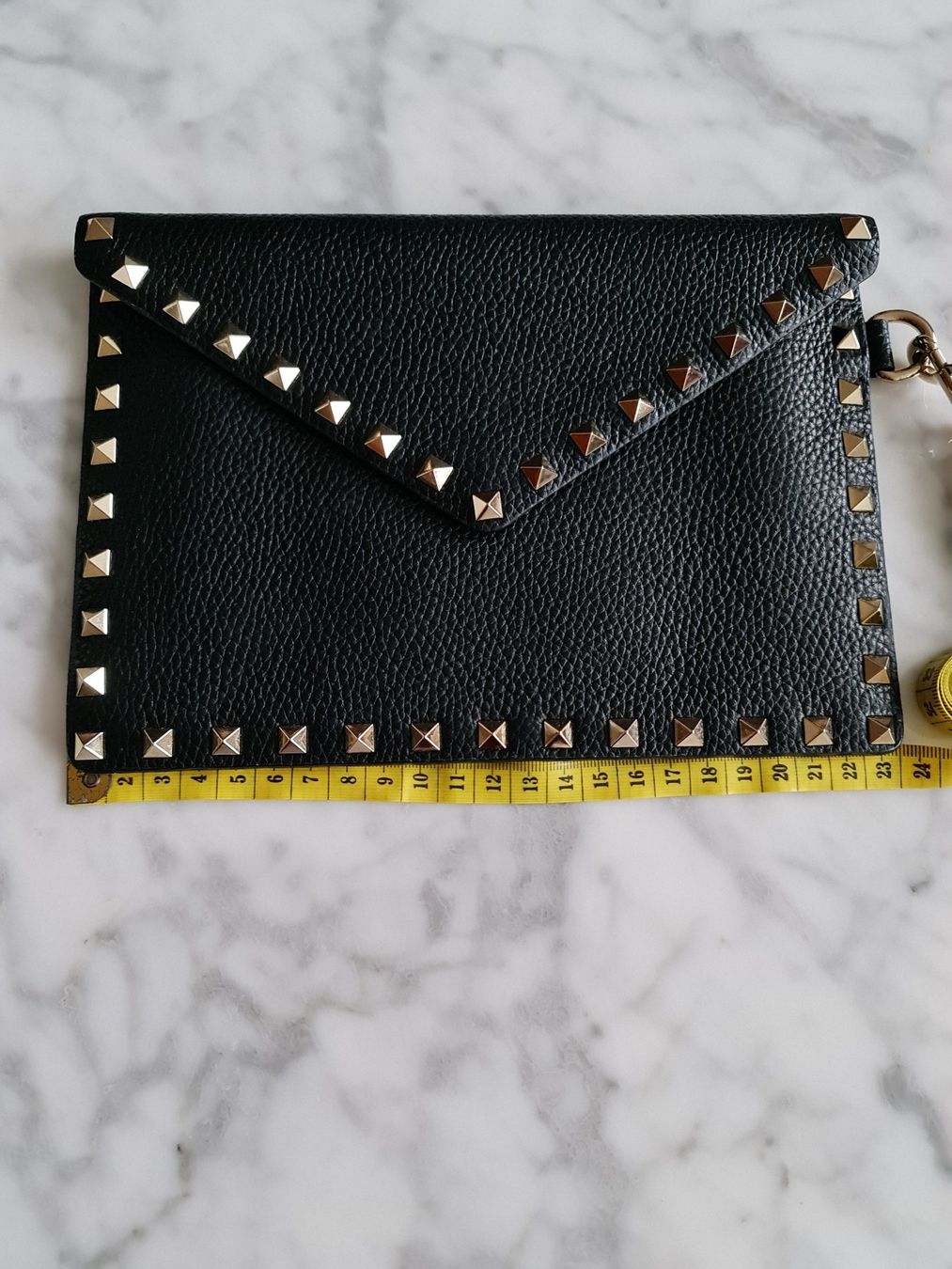 Valentino Taschen für Damen: Valentino Garavani  Clutch Medium Leather Black – Neu und originalverpackt aus Wetzikon ZH von sane1972 3