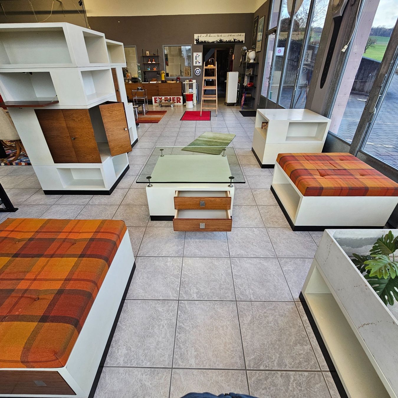 Armadi: 1968 Loft-Einrichtung, Wohnungseinrichtung Modular Elemente – Usato da Nottwil venduto da Wondewa-Shop 3