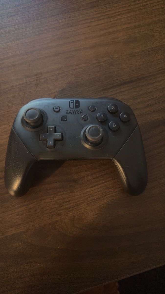 Controller: Nintendo Switch Pro Controller  – Gebraucht aus Biel/Bienne von sino07