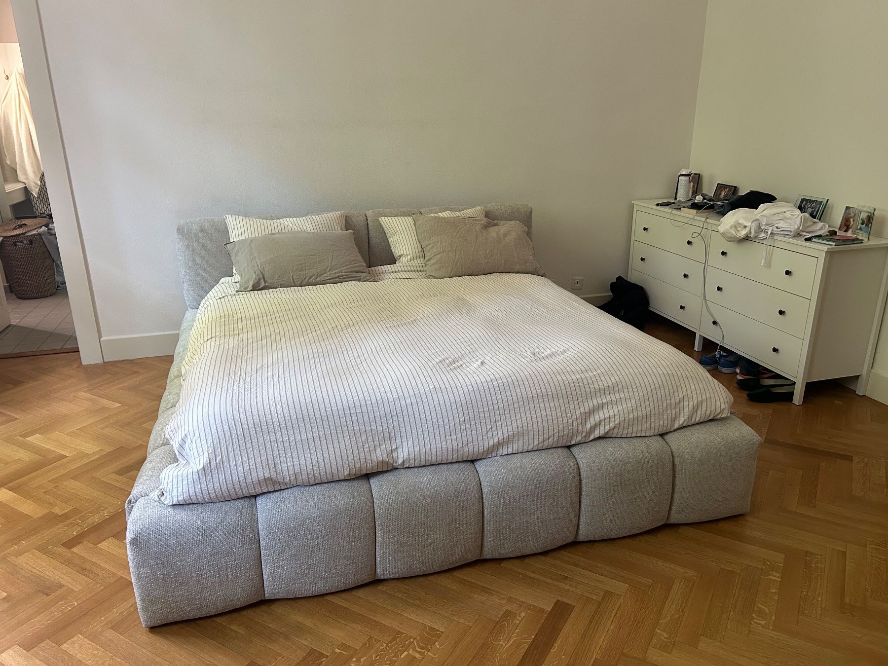 Letti: Lit coffre 180x 200 Habitat Setana – Usato da Genève venduto da AlicedeDardel