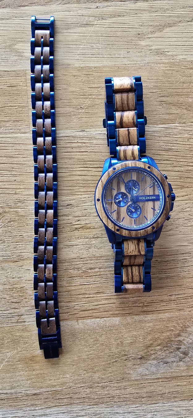 Orologi: Holzkern Uhr mit Armband – Usato da Emmetten venduto da Amelandrea 2