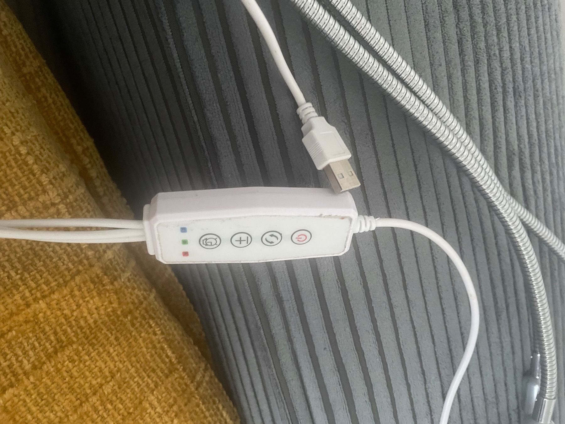 Lampade: LED Pflanzenlicht Growlight Britelabs – Usato da Dübendorf venduto da Aber_trotzdem 3