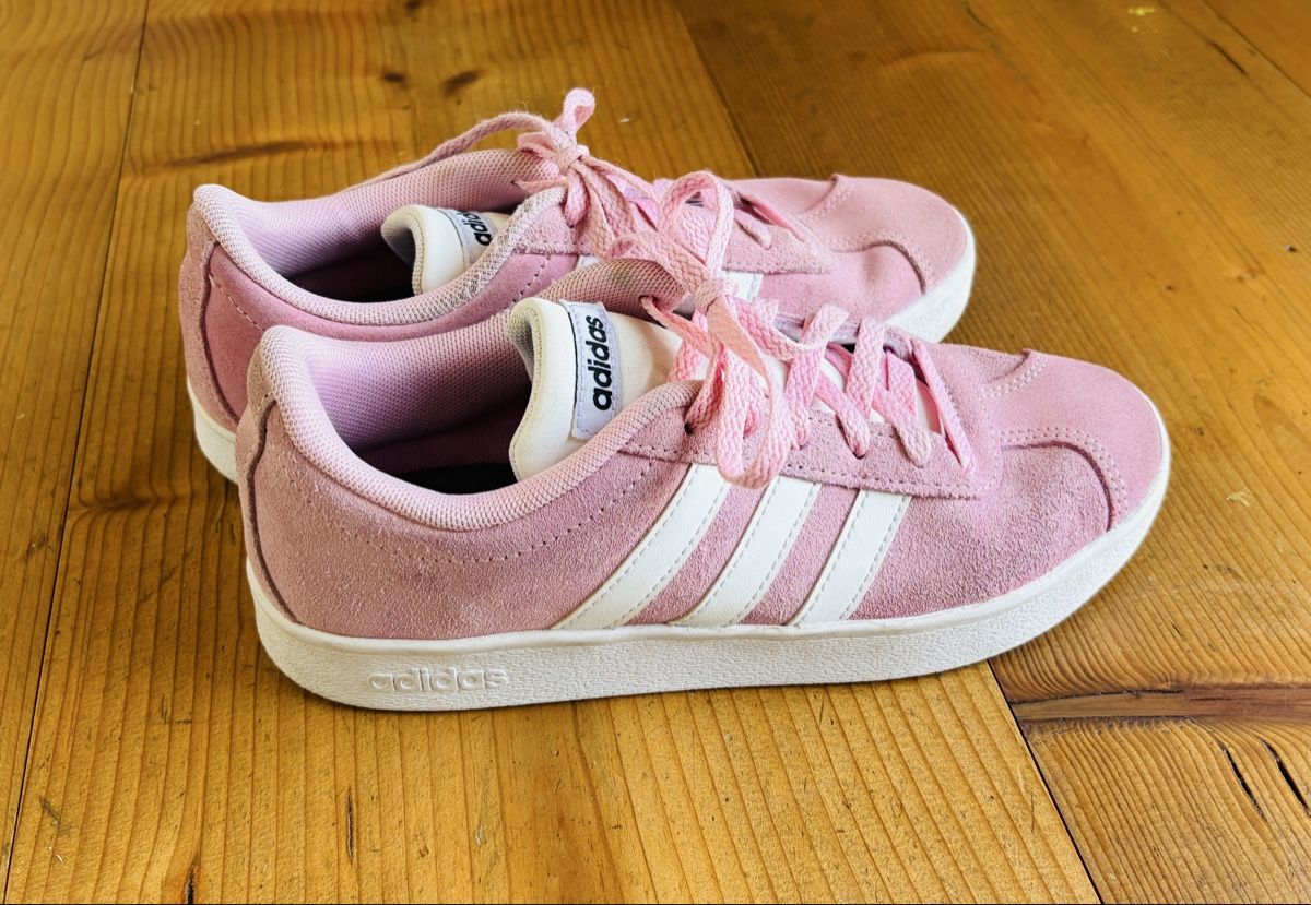 Schuhe für Mädchen: Adidas Court, rose, pointure 35.5 – Gebraucht aus Oberrieden von fre_5vvl 1