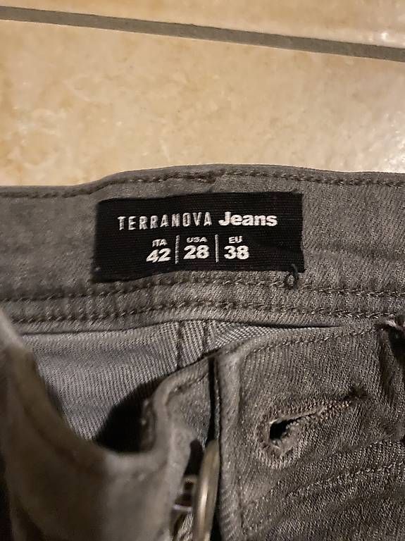 Jeans: Jeans ragazzo misura 28 – Usato da Odogno venduto da fly_7j8c 1