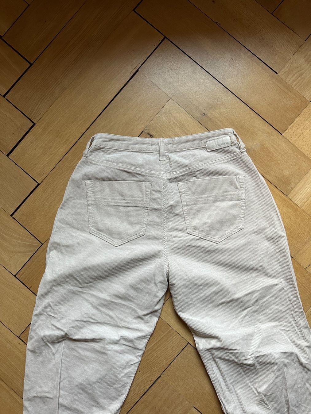 Gang Pantaloni: GANG - Cordhose beige W30 – Usato da Zürich venduto da Diazaio 2