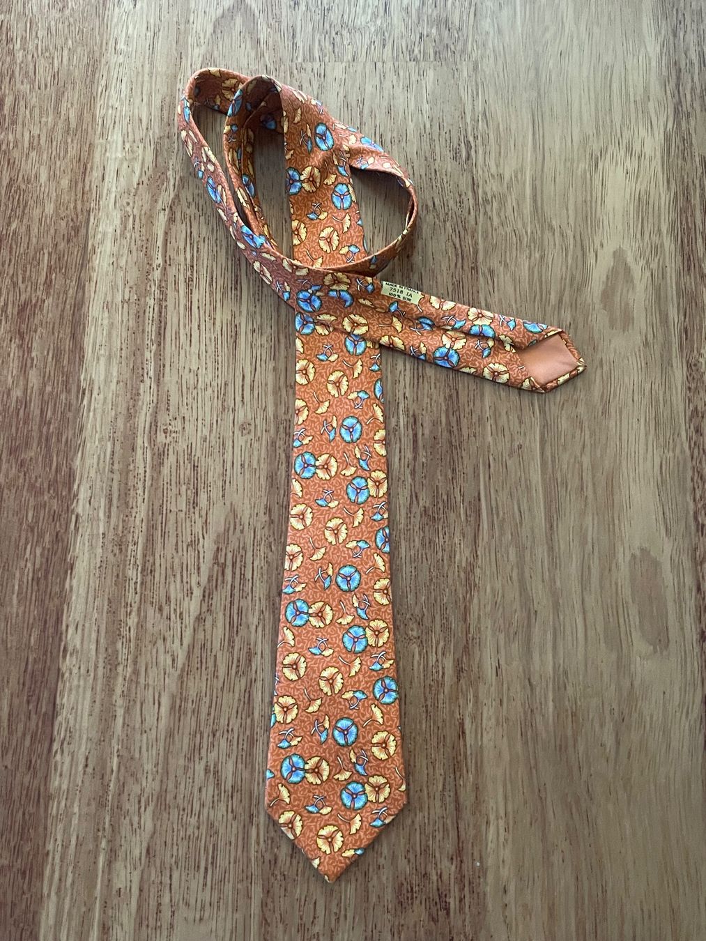 Hermès Krawatten: HERMÈS Seidenkrawatte – Gebraucht aus Hünenberg See von DND5