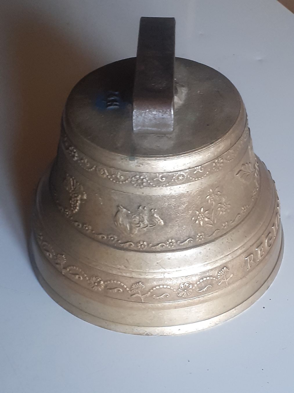 Campanacci mucche: Glocke Berger Bärau .Durchmesser 24 cm – Usato da Eggiwil venduto da Leubasuri