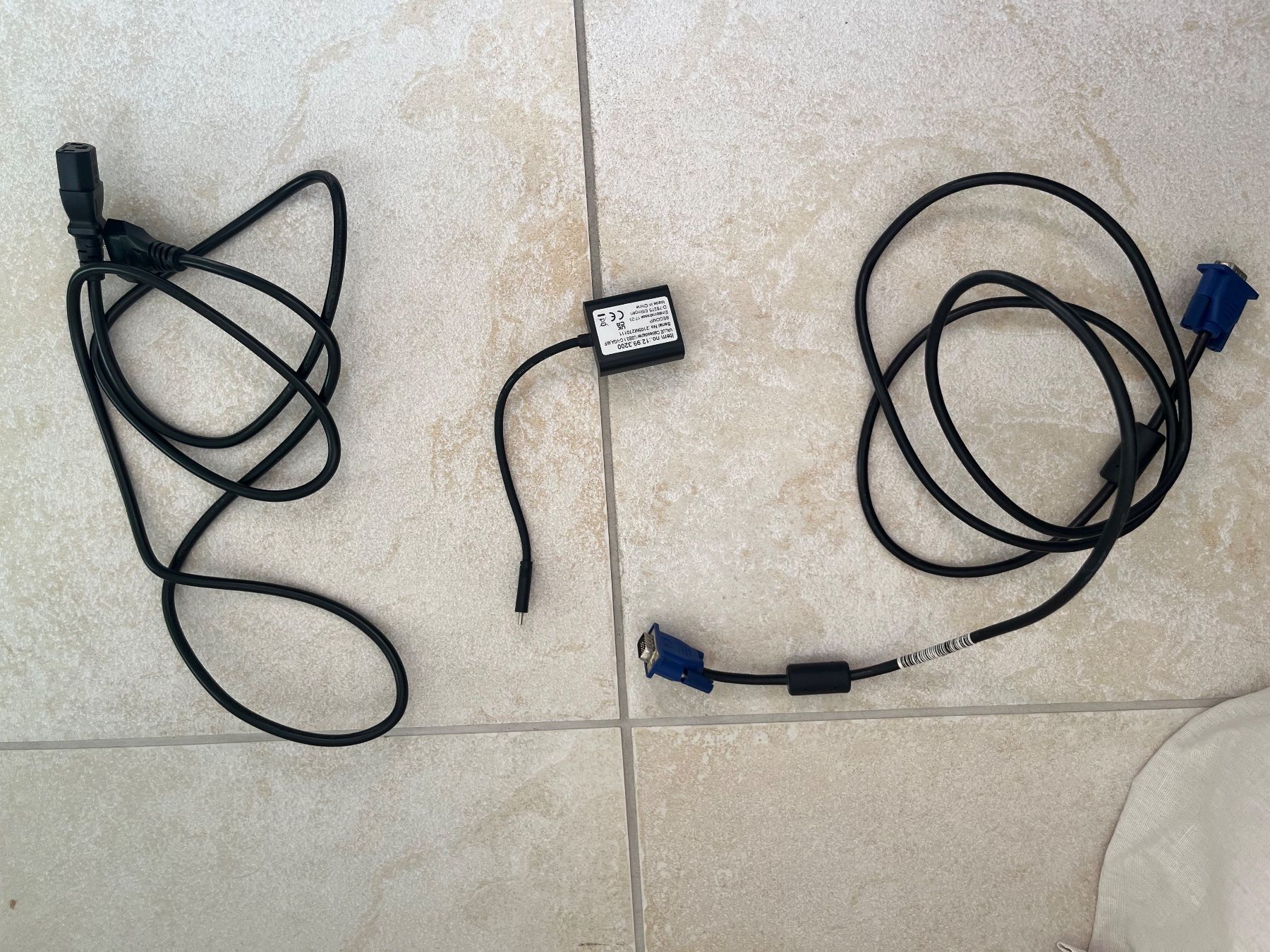 Ecrans: Monitor HP 2309v mit Kabel – D'occasion à Steffisburg par yan_8jtk 2