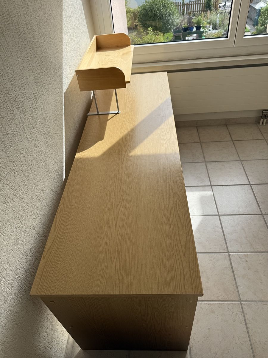 Bureaux: Holzpult mit Aufsatz – D'occasion à Pfäffikon ZH par Fruchtsaft 2