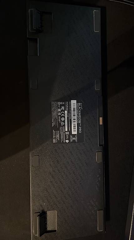 Razer BlackWidow V4 Pro Clavier gaming mécanique RGB (Gebraucht) in ...