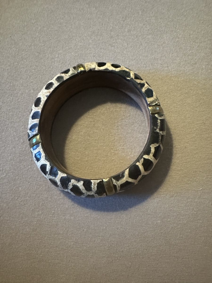 Bracciali & Braccialetti: Armreif Holz mit Muster und Gold – Usato da Diepoldsau venduto da Soleil0425 1