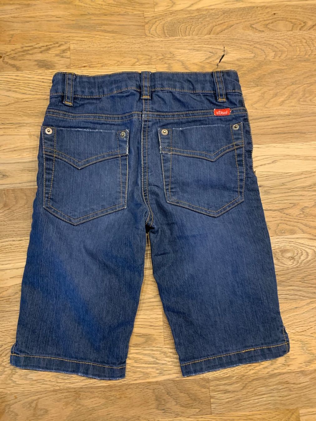 S.Oliver Pantaloni: S.Oliver kurze Jeans Gr.104 – Usato da Oberdorf SO venduto da sa-na 1