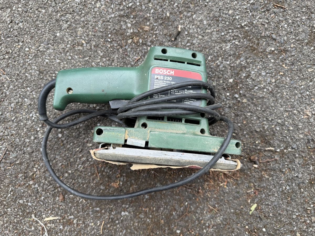 Tutti gli attrezzi: Werkzeug De Walt ,Bosch ,Perles , Black è Decker  – Usato da Schlieren venduto da pie_zr6c 6