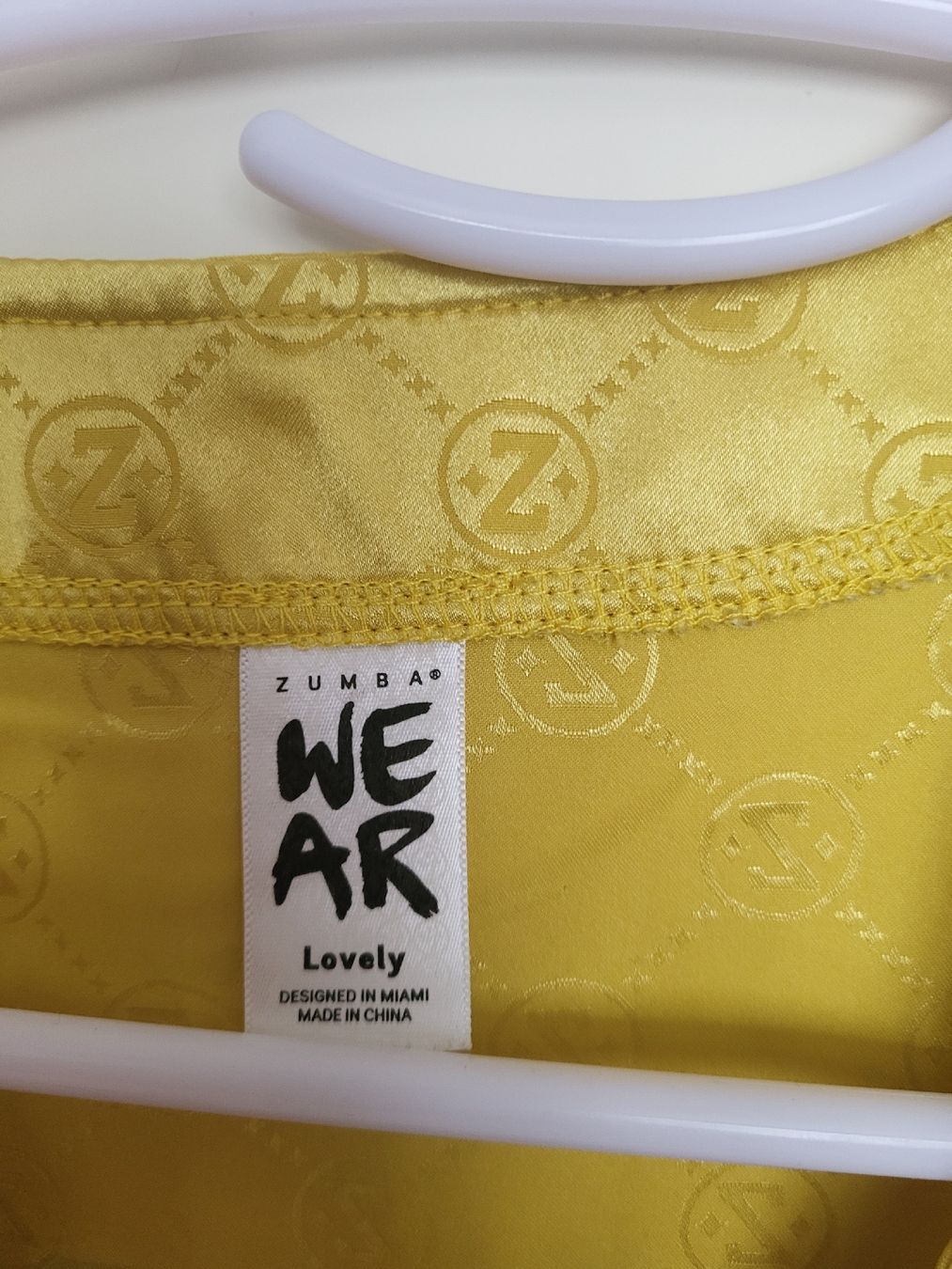 Camicette: Zumba Hemd Gold Glänzend, Grösse L  – Usato da Niedergösgen venduto da Kusi720 2