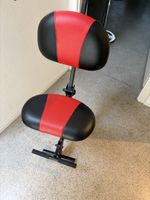 Musikstuhl / Sattelstuhl Mey schwarz/rot GRATIS
