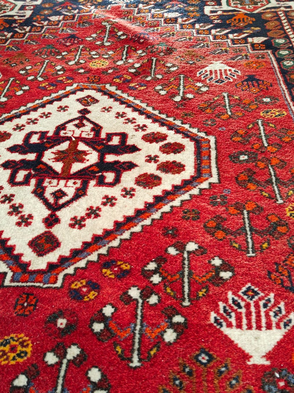 Tappeti: Orientteppich handgeknüpft - Medaillon rot – Usato da Birr venduto da DisDas 3