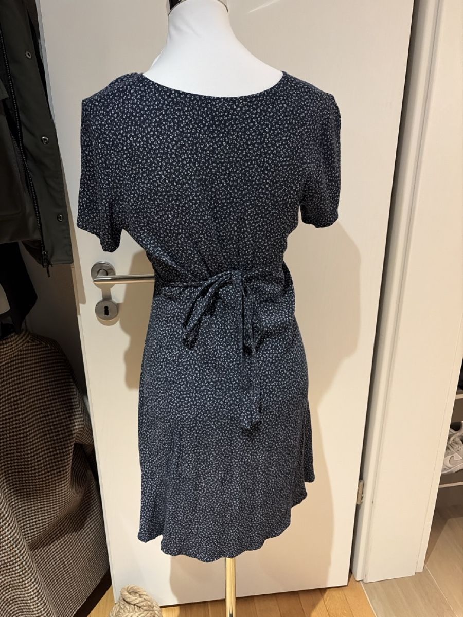 Brandy Melville Kleider: Dark Blue Brandy Melville Dress – Neu (gemäss Beschreibung) aus Münchenstein von ArleneLM 1
