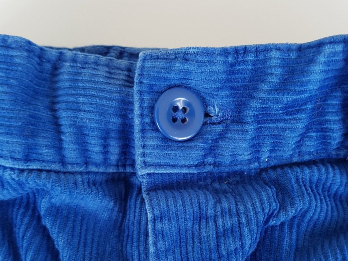 Hosen: Pantalon velours côtelé - taille 80 – Gebraucht aus Genève von valmath 1