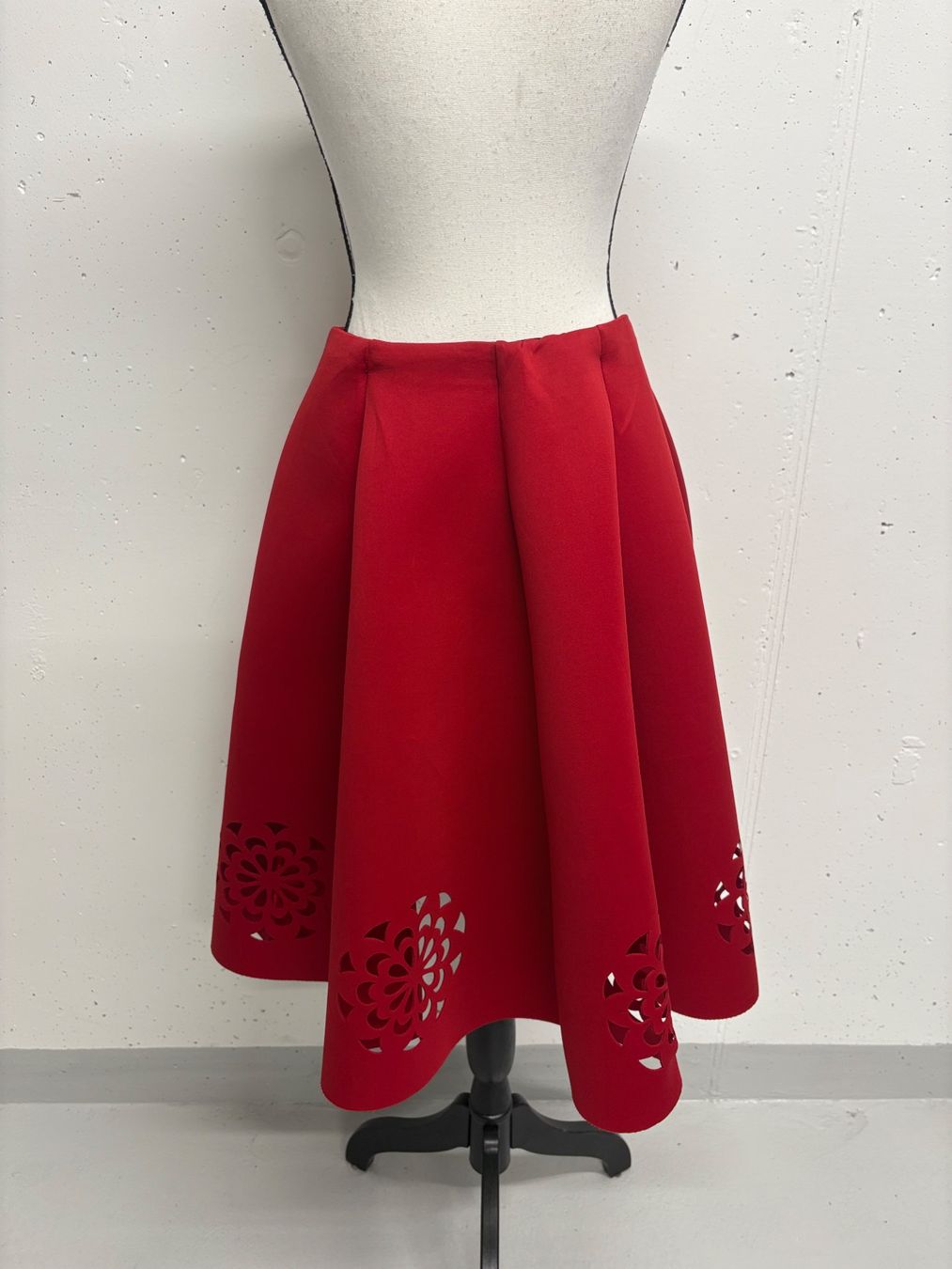 Gonne: Chicwish Neopren weiter Rock Gr. M rot – Nuovo (secondo la descrizione) da Regensdorf venduto da secondchancefashion 4