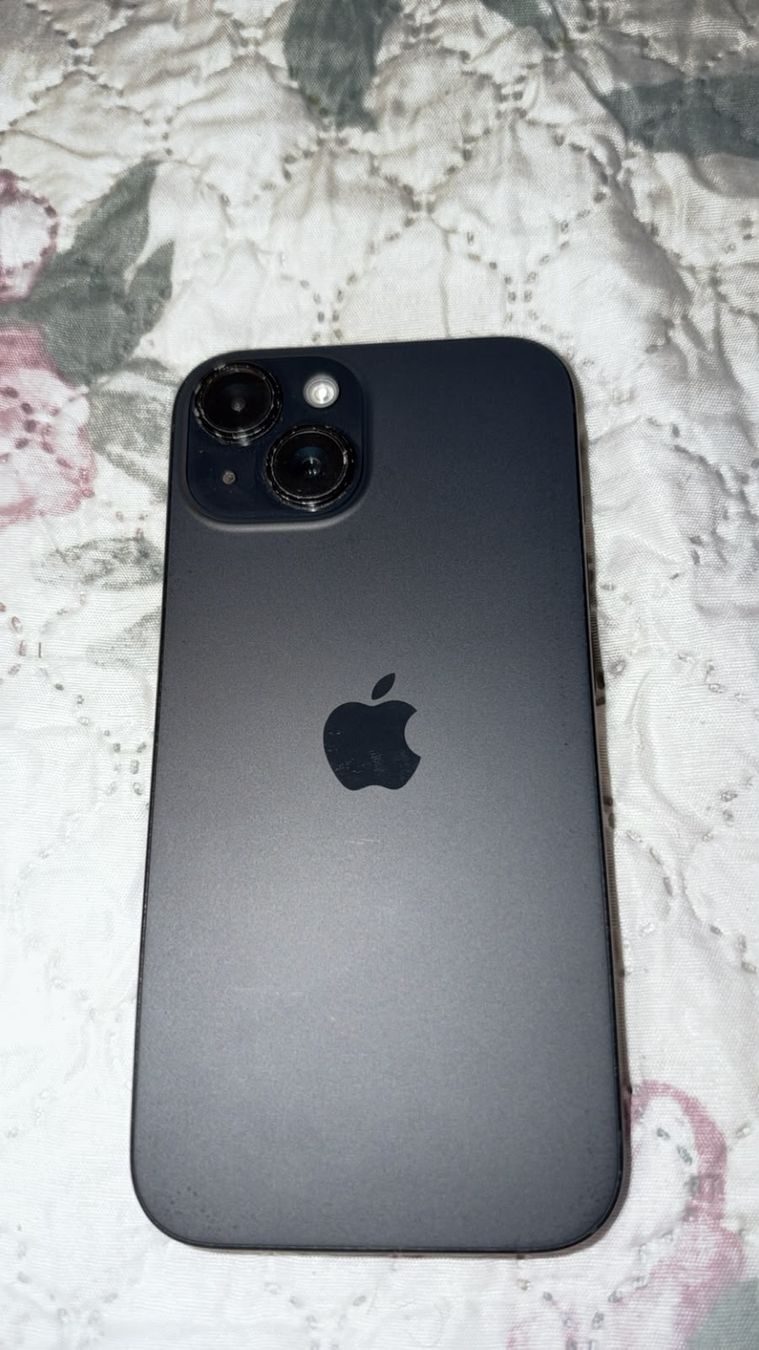 Apple Portables: i phone 15  – D'occasion à Martigny par mos_st5f 2