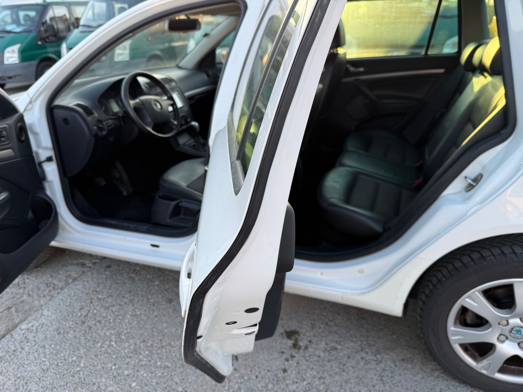 Skoda Autos: Skoda Octavia 2.0 TDi Combi 4x4 – Gebraucht aus Erlinsbach von Tikitrader 4
