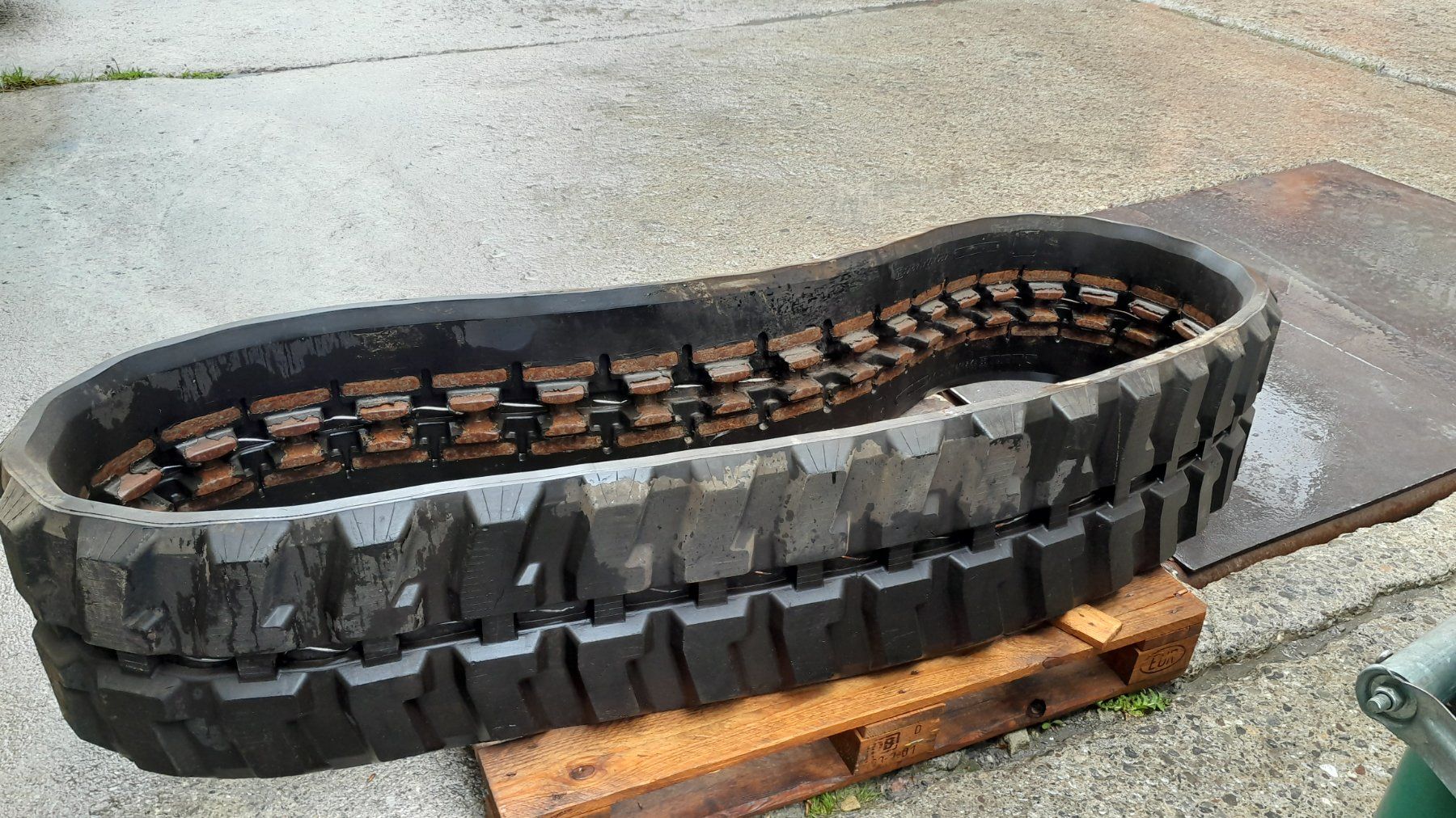 Escavatori: Gummiraupe gebraucht ca. 90 % – Usato da Unteriberg venduto da Wisipower