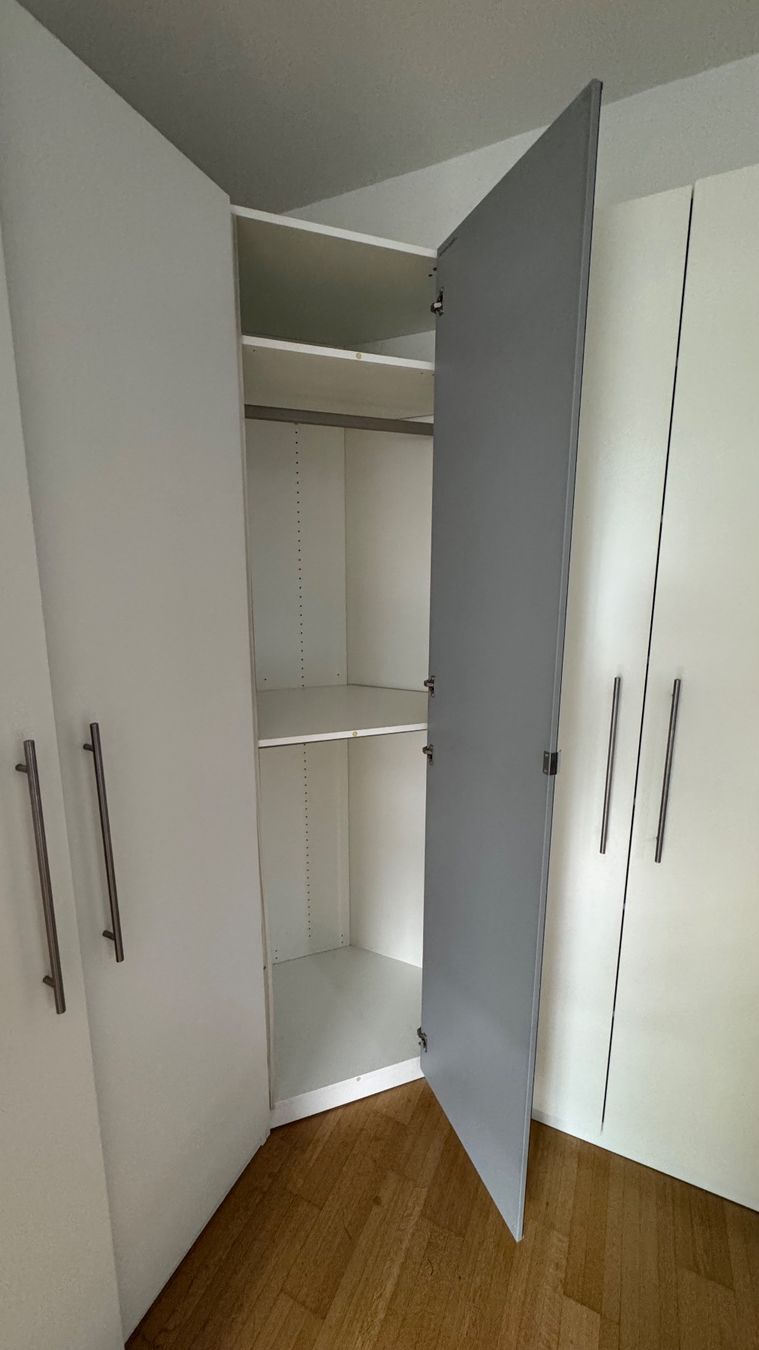 Ikea Armadi: IKEA PAX Eckschrank Weiss - Gratis – Usato da Zürich venduto da Second_Style 1