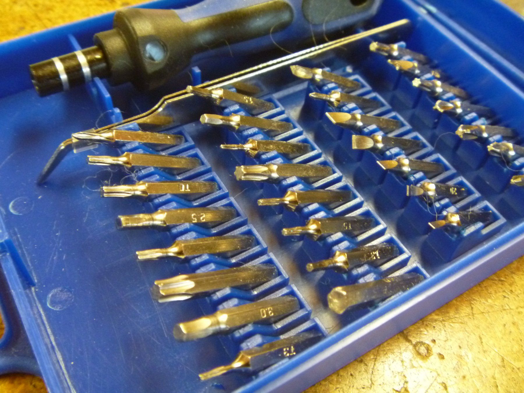 Tutti gli attrezzi: Feinmechaniker Schrauber-Bit Set – Usato da Rüti ZH venduto da baumchen 3