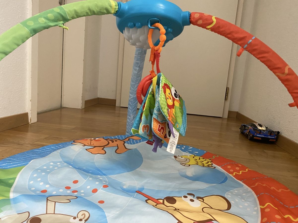 Giocattoli: Spieldecke mit Spielbogen +Bällebad+ Ingenuity Babyschaukel – Usato da Chur venduto da mar_6k6w 5