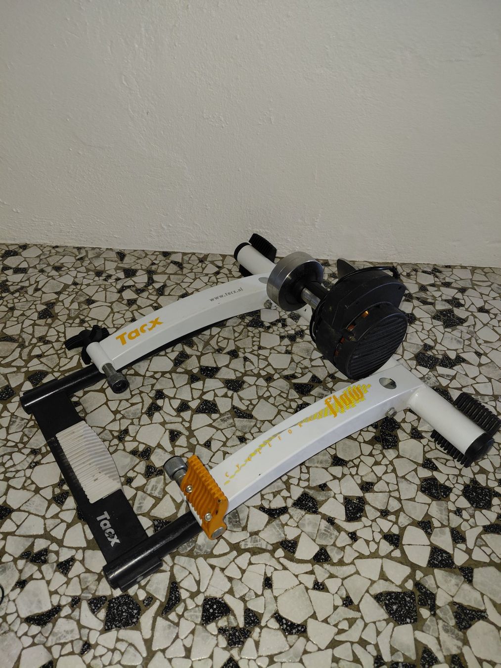 Tacx Vélos d'appartement: Home Trainer/rouleau Tacx Flow – D'occasion à Savagnier par jul_tn2q 1