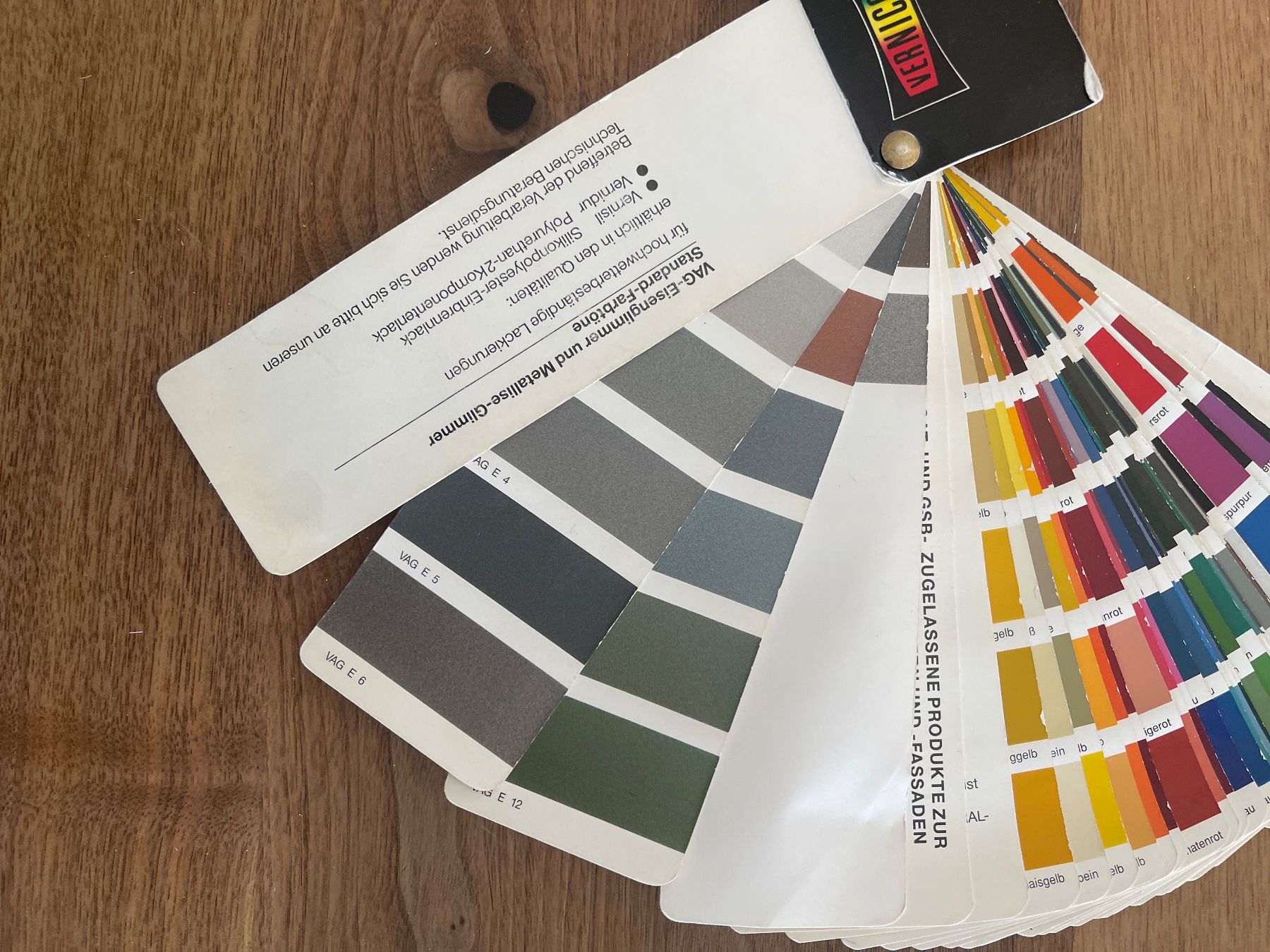 Colori: RAL Farbkarte – Usato da Matzingen venduto da carola71 1