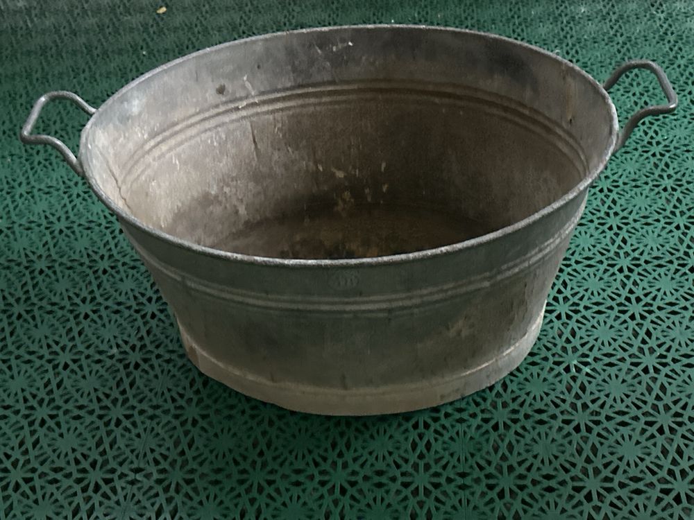 Alte Zinkwanne / Zinktrog / Deko Garten mit 2 Löchern. 48 Kaufen auf