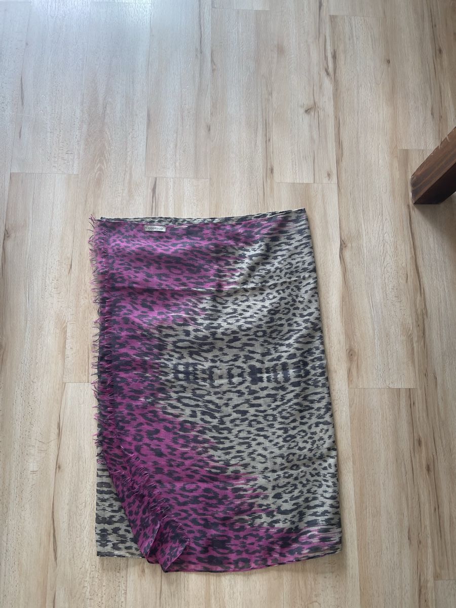 Codello Foulards, Tücher & Schals: Echarpe CODELLO imprimé léopard  très très bon état  – Gebraucht aus Kloten von Vermicelles 6