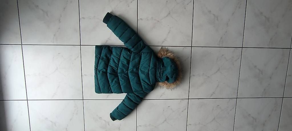 Vestes & Manteaux: Winterjacke mit Kapuze Gr.104 – D'occasion à Stansstad par rs83 1
