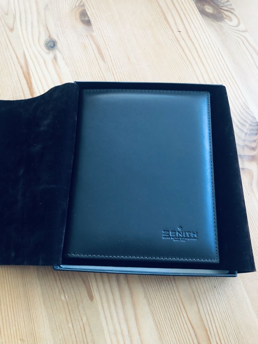 Zenith Altro in  Abbigliamento & Accessori: Porta blocchetto Zenith – Nuovo e nell'imballaggio originale da Locarno venduto da tap_rqc8 1